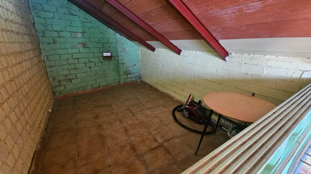 Adosado con vistas al Castillo y piscina comunitaria — 27
