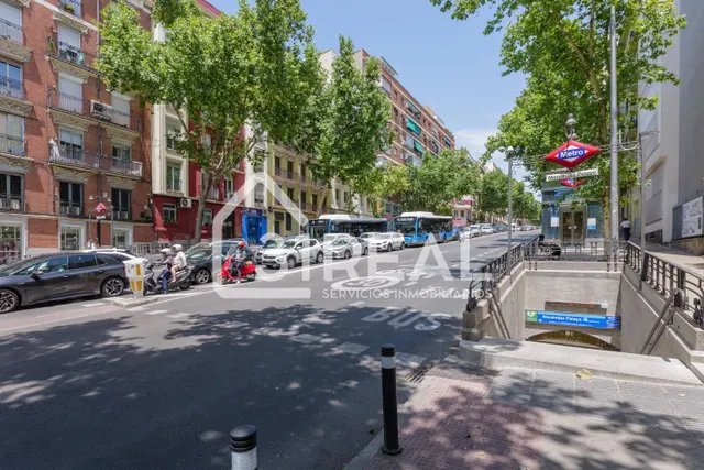 Piso en venta en Menendez Pelayo — 23