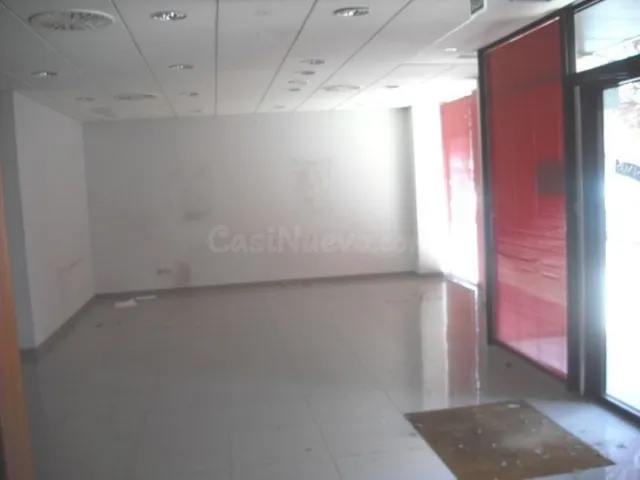 Local comercial en Calle Luis de Madrona, 1. Alcalá de Henar - foto 5