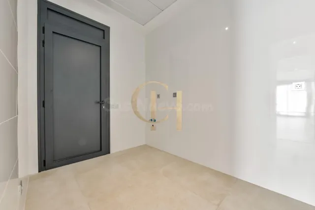 Moderna villa independiente con piscina privada y garaje — 39