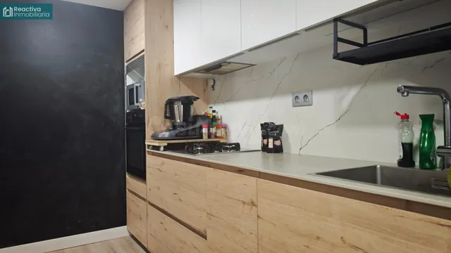Piso de TRES DORMITORIOS en Venta en Fernando III el Santo. - foto 4
