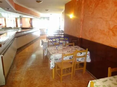 LOCAL CAFETERIA EN EL ENSANCHE — 5