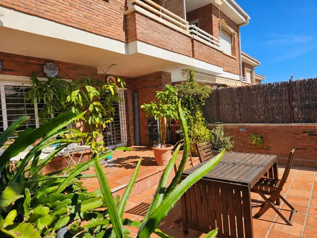 Casa con jardín y piscina en Premià de Dalt — 19