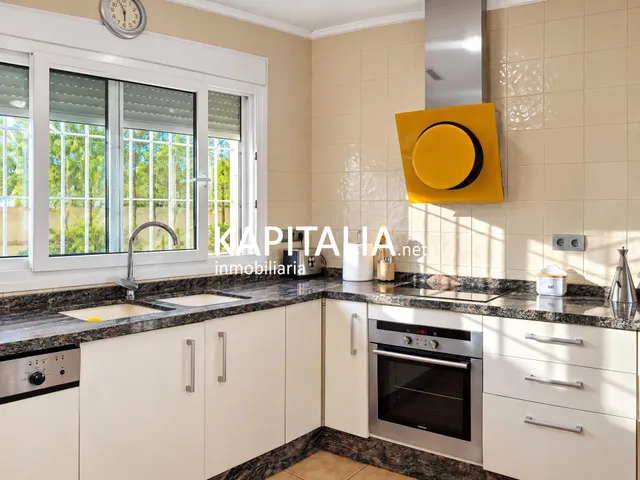 Chalet en VENTA en San Cristóbal, Alberic, con piscina privada cubierta, jardín y parcela de más de 1.000 m2 — 23
