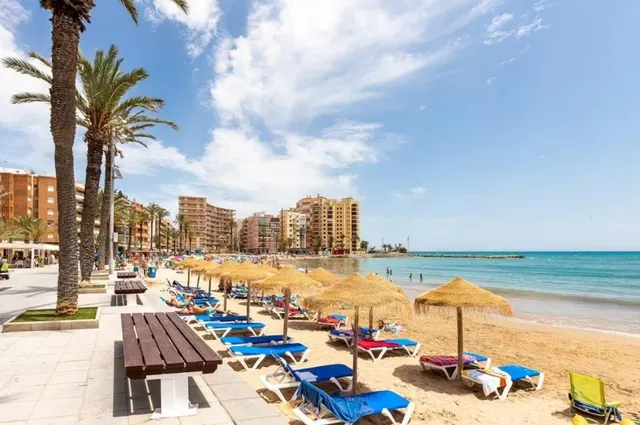ADOSADO DE 2 DORMITORIOS A 20M DEL MAR Y LA PLAYA — 19