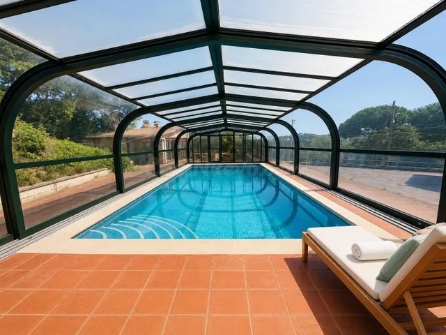 EXCLUSIVA VILLA CON PARCELA DE 4.709 m2 Y MÁXIMA PRIVACIDAD  - foto 5