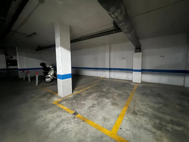 ¡Oportunidad! Amplia plaza de garaje en zona Quirón, Córdoba — 9