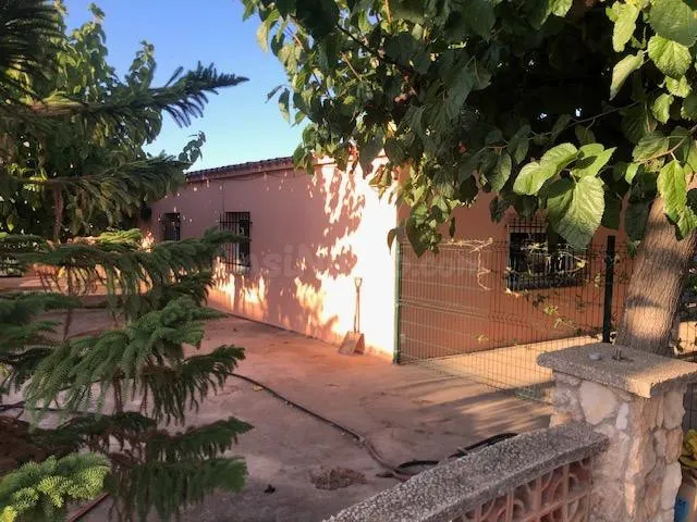 Casa con terreno y piscina en venta en Terrer Roig