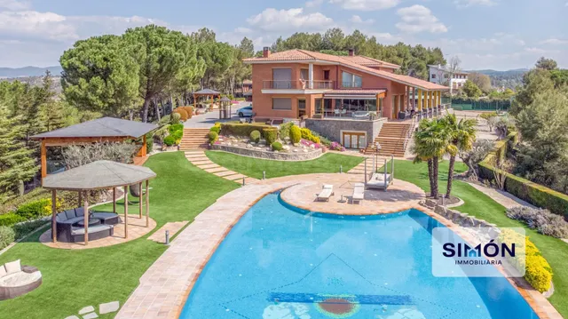 ¡Exclusiva VILLA con vistas y todo lujo de detalles! - foto 2