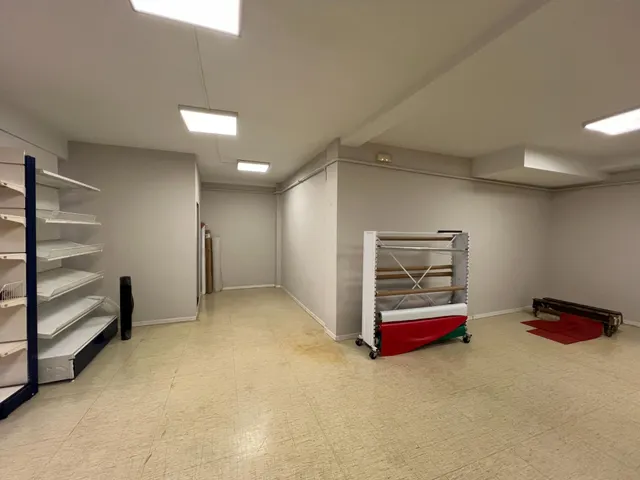 Local comercial en el centro de Ponferrada con múltiples opciones — 9