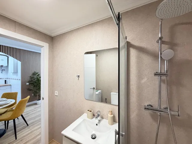 REFORMADO APARTAMENTO A 250 METROS DE PLAYA DE LOS LOCOS CON 1 DORM. Y CON SUPERFICIE DE 44 M2. — 26