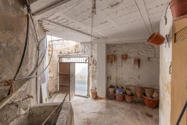 CASA PARA REFORMAR, MÁS TERRENO DE 250M2 — 36