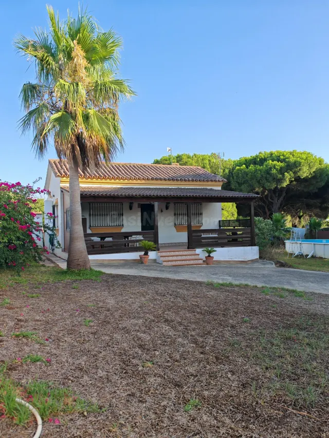 Chalet independiente en parcela de 1.000 m2 – Entorno natura - foto 2