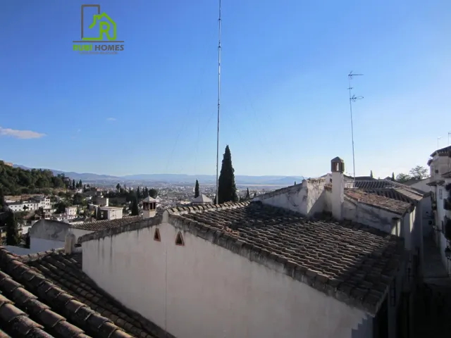 CASA CON VISTAS PANORÁMICAS A LA ALHAMBRA — 29