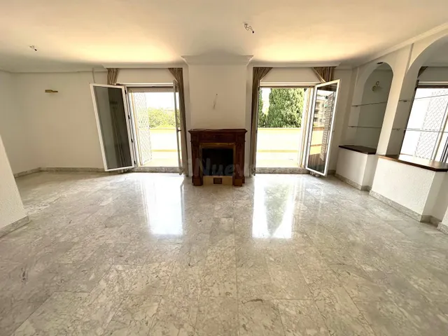 AMPLIO PISO DE 200 M2 EN ALQUILER – GRANADA — 3