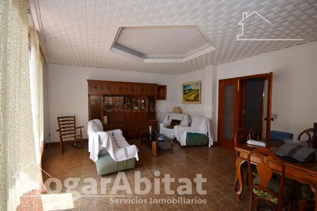 MAGNÍFICA CASA CON DOS VIVIENDAS INDEPENDIENTES Y TERRAZA, C