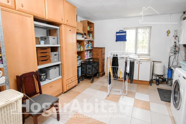 ¡chalet con piscina, zona de aparcamiento, placas solares y gran parcela! — 43