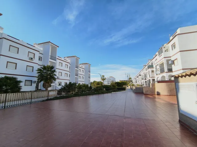 ATICO ENCANTADOR  CON GARAJE Y SOLARIUM PROPIO CON BONITAS VISTAS AL MAR EN ORIHUELA COSTA !!! — 46