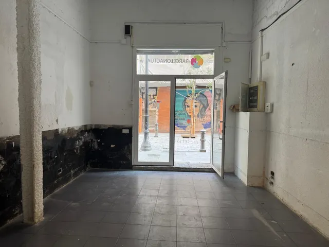 Local comercial - Carrer de l'Om — 10