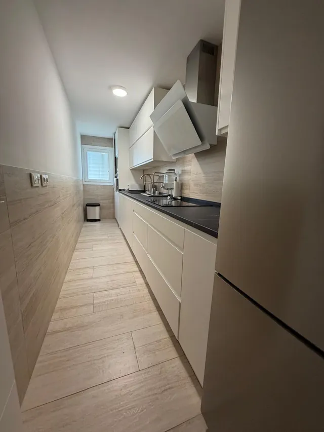Magnifica vivienda de reciente construcción con terraza acristalada, piscina y garaje — 13