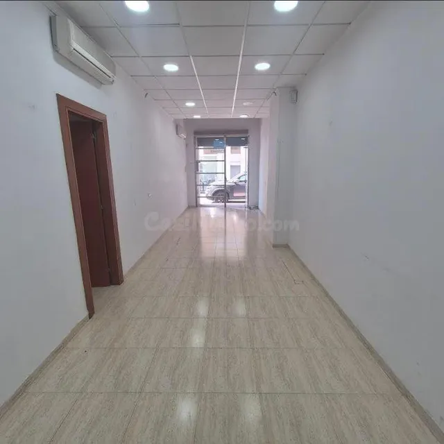 SE VENDE LOCAL COMERCIAL CONVERTIBLE EN VIVIENDA MUY ECONONO - foto 4