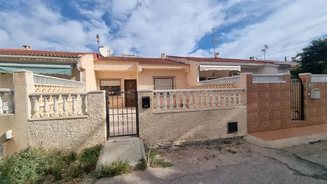 VIVIENDA  OCUPADA ILEGALMENTE LA TORRETA TORREVIEJA  – ESPECIAL INVERSORES — 2