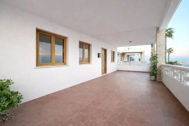 INCREIBLE CASA A PRIMERA LINEA DE PLAYA EN PUÇOL — 4