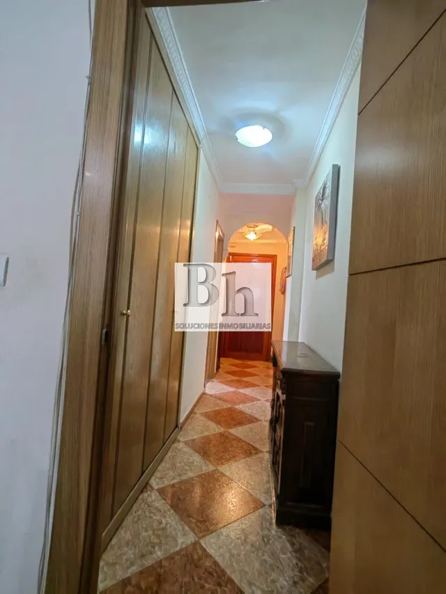 OPORTUNIDAD !!! EN VENTA PISO EN LA PAZ. — 8