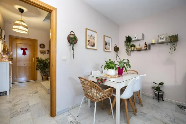 MARAVILLOSA CASA  A POCOS MINUTOS DEL CENTRO DE LA ZUBIA — 8