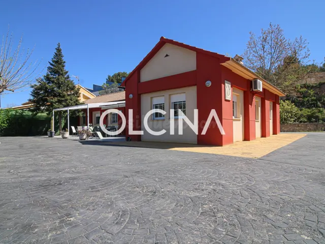 Villa 4 habitaciones 205m² en alquiler - Centro - Zona Alta