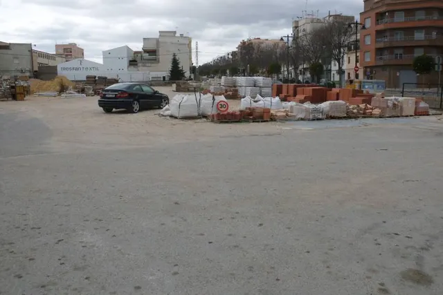 Solar Avda. Almansa-Ontinyent — 2