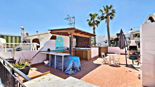 ÁTICO REFORMADO CON GRAN SOLÁRIUM Y VISTAS AL MAR – REF 1723 - foto 3