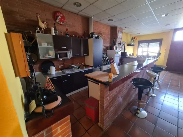 SE VENDE LOCAL EN EL CENTRO, ACONDICIONADO COMO MERENDERO, A - foto 5