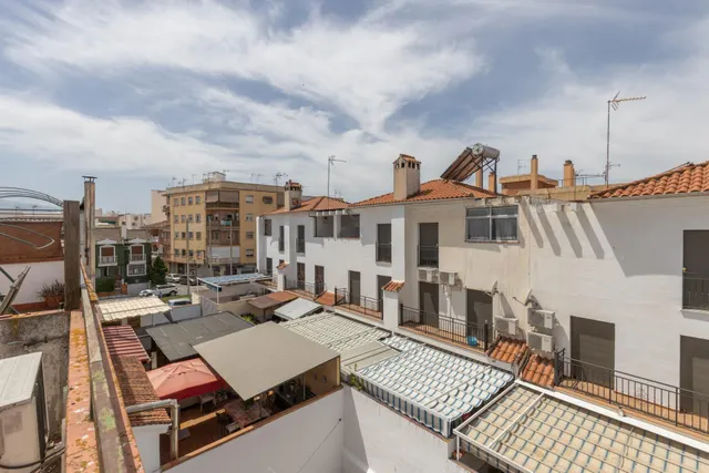 OPORTUNIDAD EN VENTA DE CASA ADOSADA DE TRES DORMITORIOS EN MARACENA — 34
