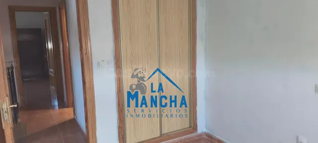 *95.000€* INMOBILIARIA LA MANCHA VENDE ADOSADO EN CASAS DE J - foto 2