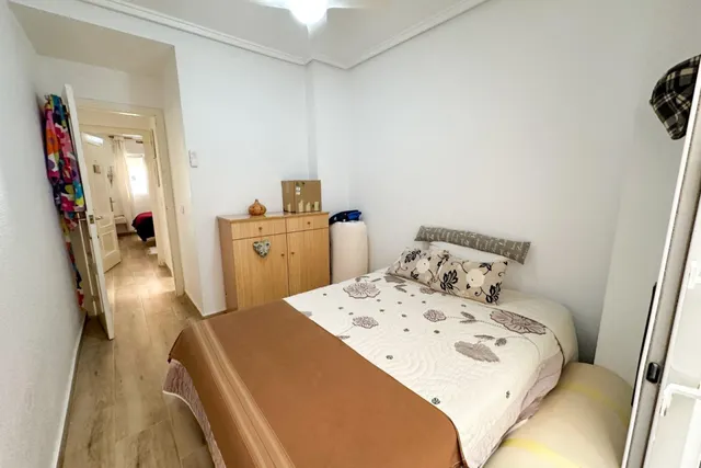 Gran apartamento en Torrevieja: 2 hab, 1 baño — 17