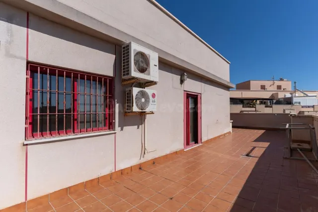 Espectacular Ático en el Corazón de Roquetas de Mar por €143,000 — 4