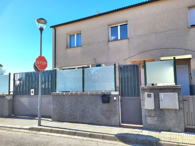 ✨ Impresionante casa pareada con licencia de cafetería en ac - foto 3
