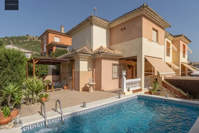 EXCLUSIVA VIVIENDA CON PISCINA PRIVADA EN URBANIZACIÓN "EL TORREÓN" EN ALBOLOTE. — 47