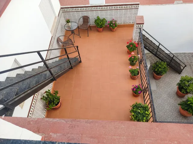 Espectacular vivienda reformada en Lepe – amplitud, elegancia y encanto andaluz — 16
