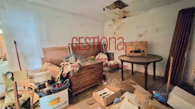 CASA PARA REFORMAR EN EL CENTRO DE RAMALES DE LA VICTORIA. — 27