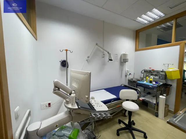 Se alquila local ideal para centro de salud. — 39