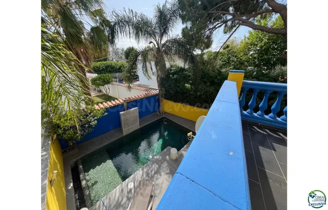 Exclusivo Chalet con Licencia Turística en Empuriabrava