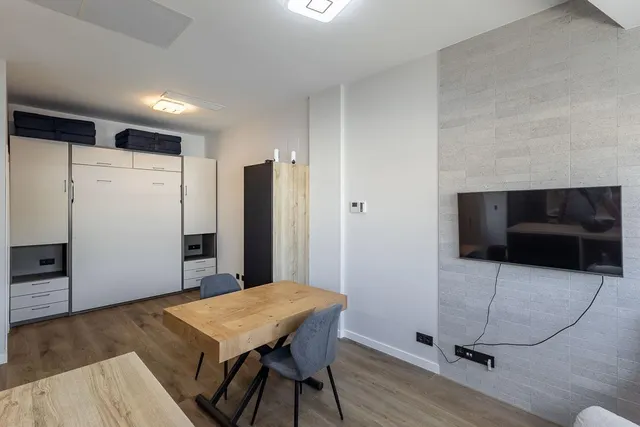 Estudio de reciente construcción con piscina, garaje y zonas comunes en Granada — 8