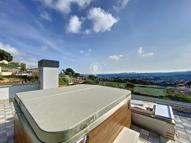 Nueva promoción de vivienda unifamiliar en venta y con vistas al mar en Lloret de Mar — 30