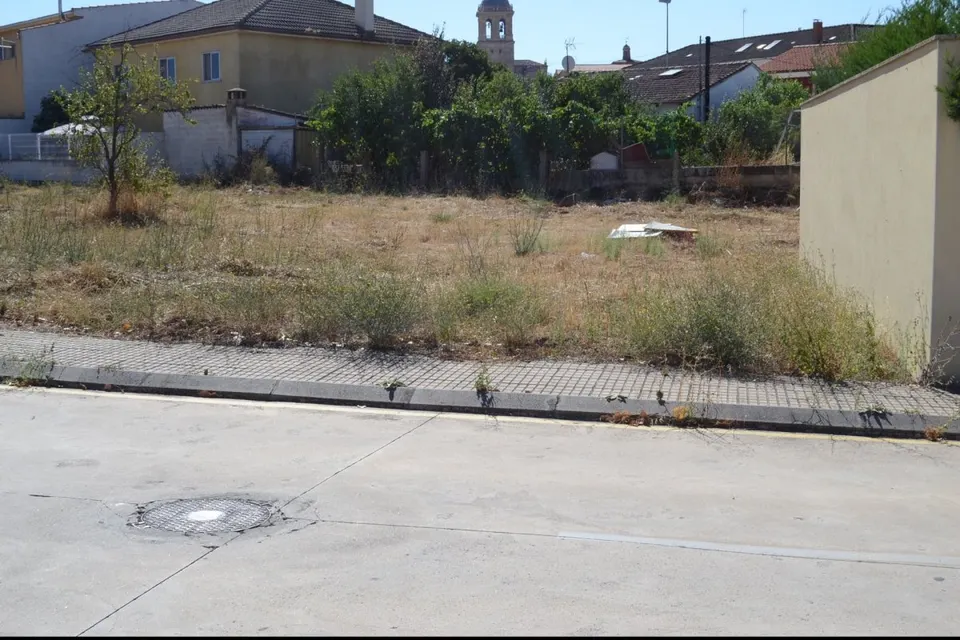 Urbis te ofrece un estupendo solar en venta en Ciudad Rodrigo, Salamanca.