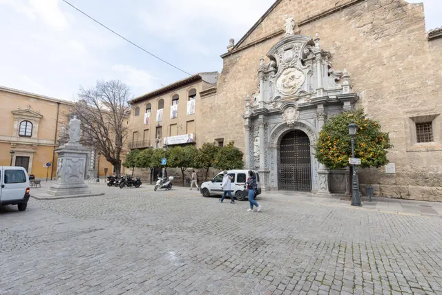 Oportunidad única en pleno corazón de Granada: luminosidad, ubicación y un enorme potencial de transformación — 44
