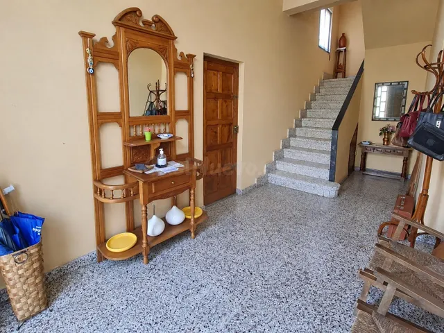 Casa con local comercial, garaje y patio en la gargantada, lieres. ¡vivienda y negocio en un mismo inmueble! — 3