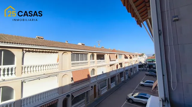 Piso exterior a 200 m de la playa con parking en urbanización cerrada — 21
