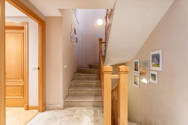 Chalet Adosado en Pozuelo De Alarcón — 15